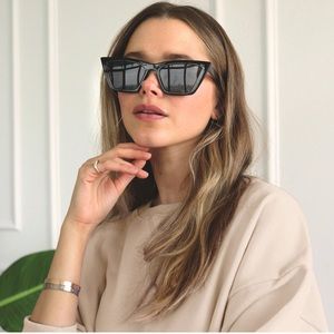 Verie Large Cat Eye Sunglasses Grace sunnies